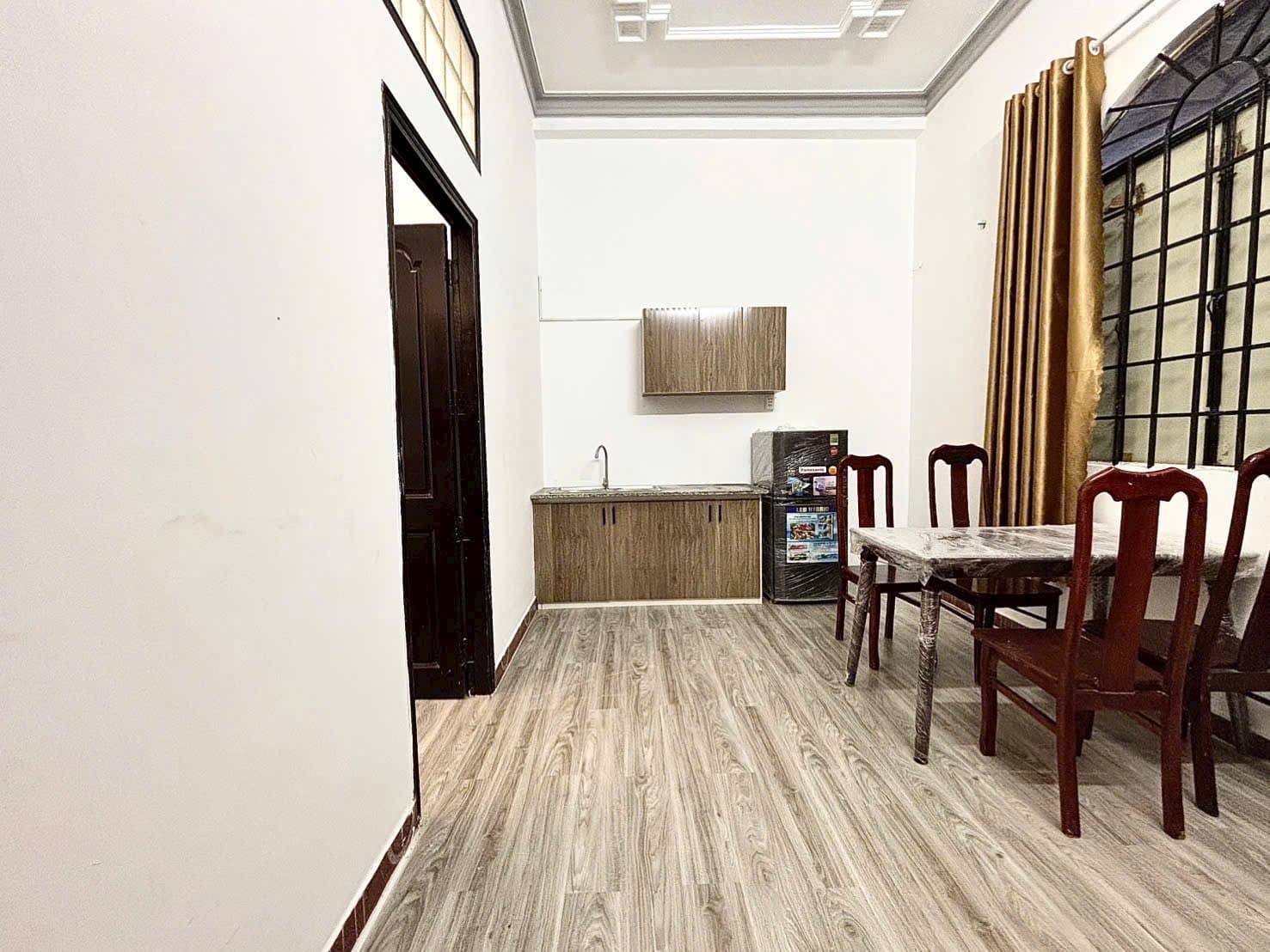CĂN HỘ DỊCH VỤ 1 PHÒNG NGỦ CỬA SỔ TRỜI TÁCH BẾP GIẾNG TRỜI FULL NỘI THẤT - 6Tr9 - 28m²
