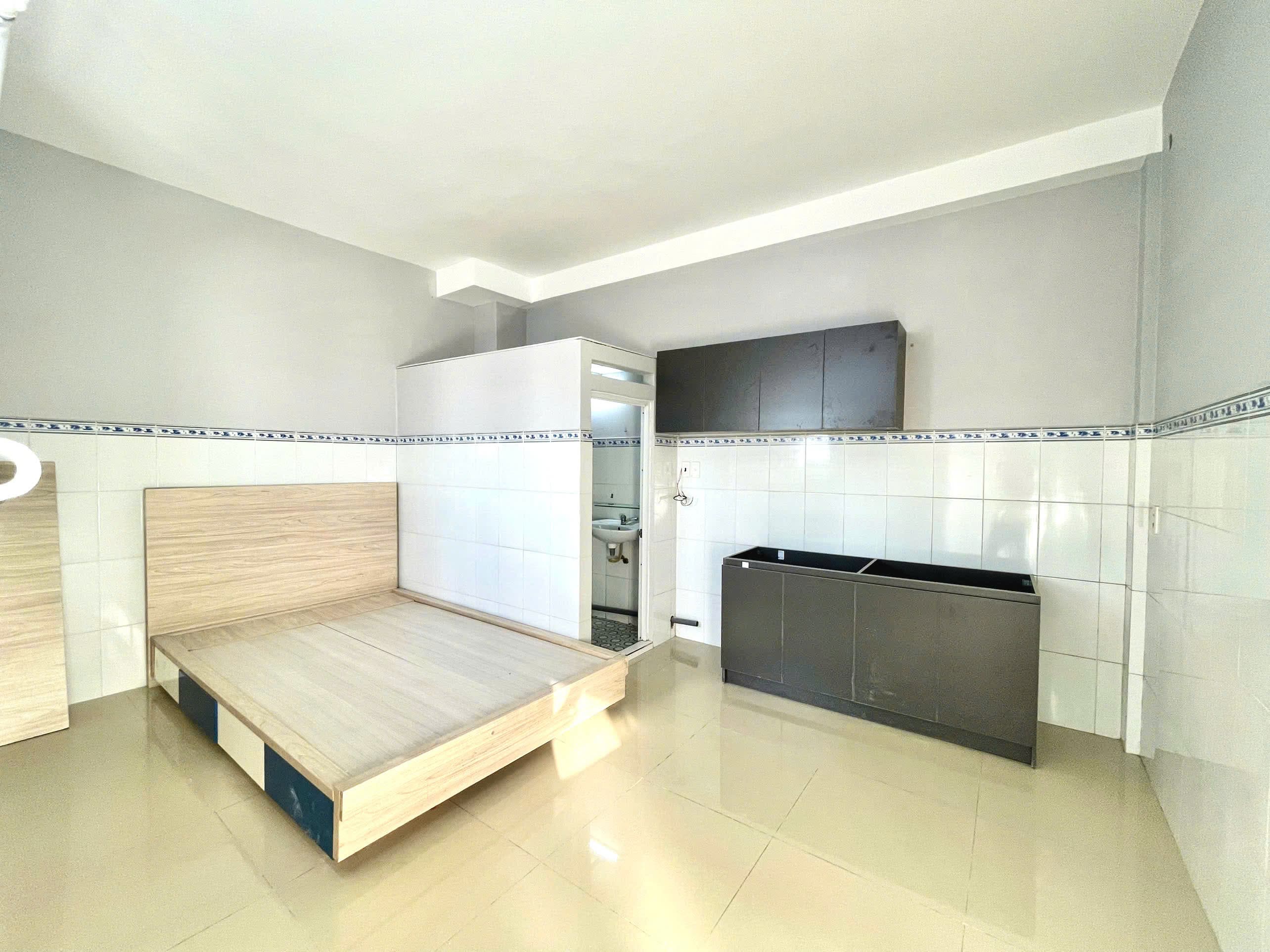 CĂN HỘ DỊCH VỤ PHÒNG STUDIO CỬA SỔ HÀNH LANG