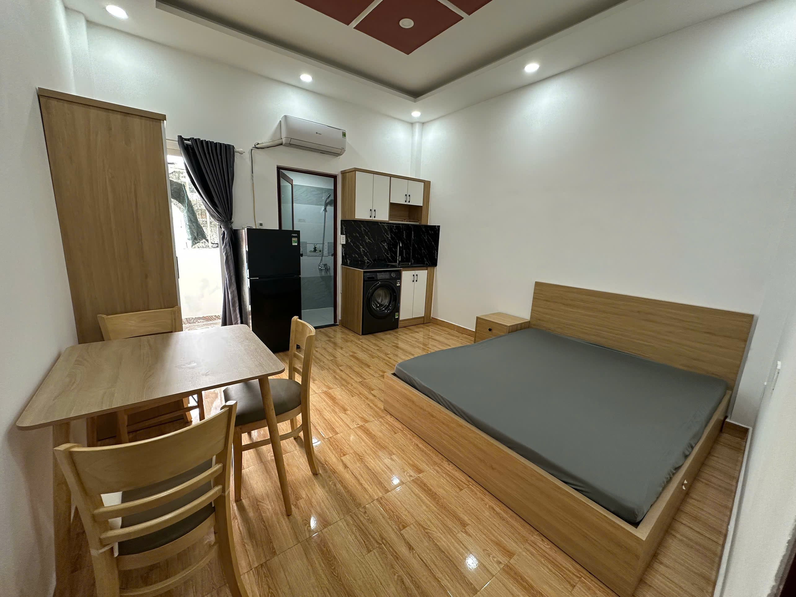 CĂN HỘ DỊCH VỤ FULL NỘI THẤT PHÒNG STUDIO CỬA SỔ TRỜI