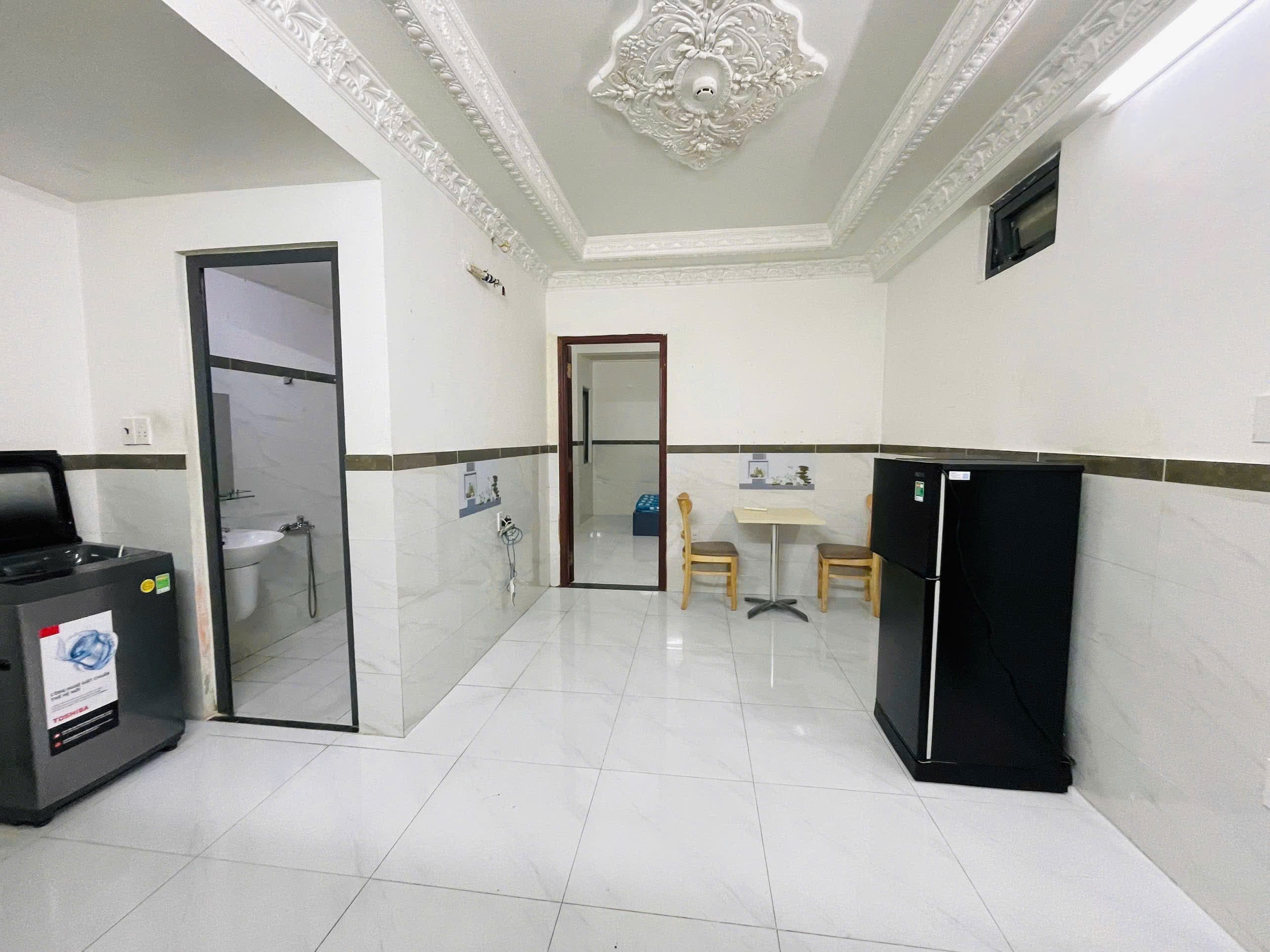 CĂN HỘ DỊCH VỤ CỬA SỔ TRỜI PHÒNG STUDIO GIẾNG TRỜI FULL NỘI THẤT