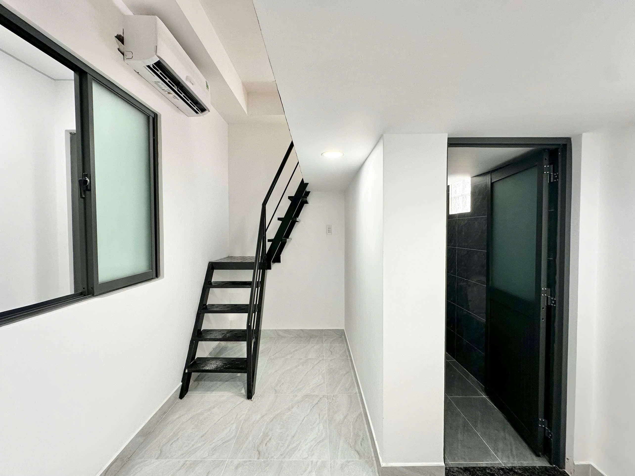 NHÀ TRỌ CỬA SỔ HÀNH LANG GÁC LỬNG