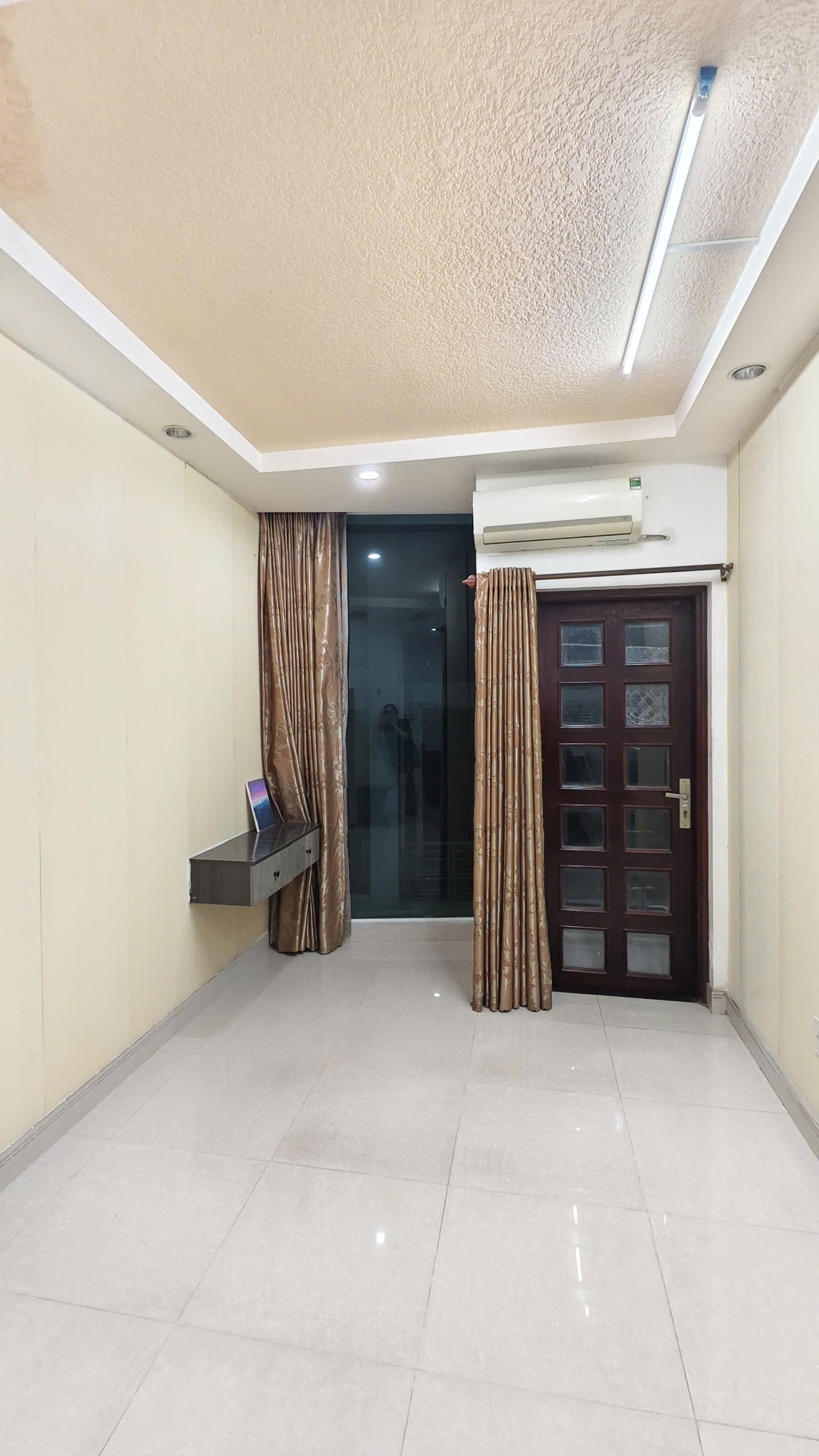 CĂN HỘ DỊCH VỤ FULL NỘI THẤT PHÒNG STUDIO BAN CÔNG - 5Tr4 - 20m²