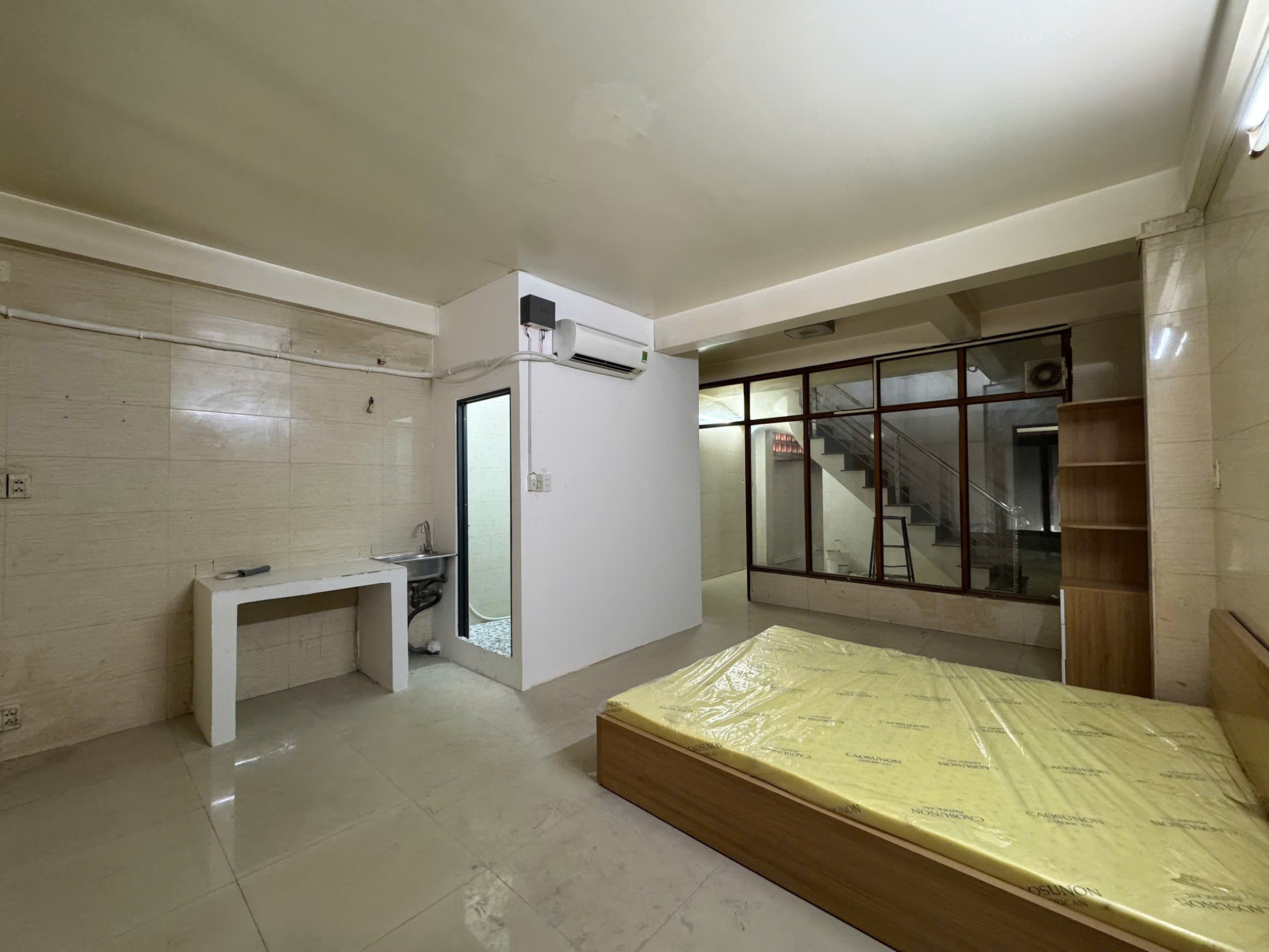 CĂN HỘ DỊCH VỤ FULL NỘI THẤT CỬA SỔ HÀNH LANG PHÒNG STUDIO
