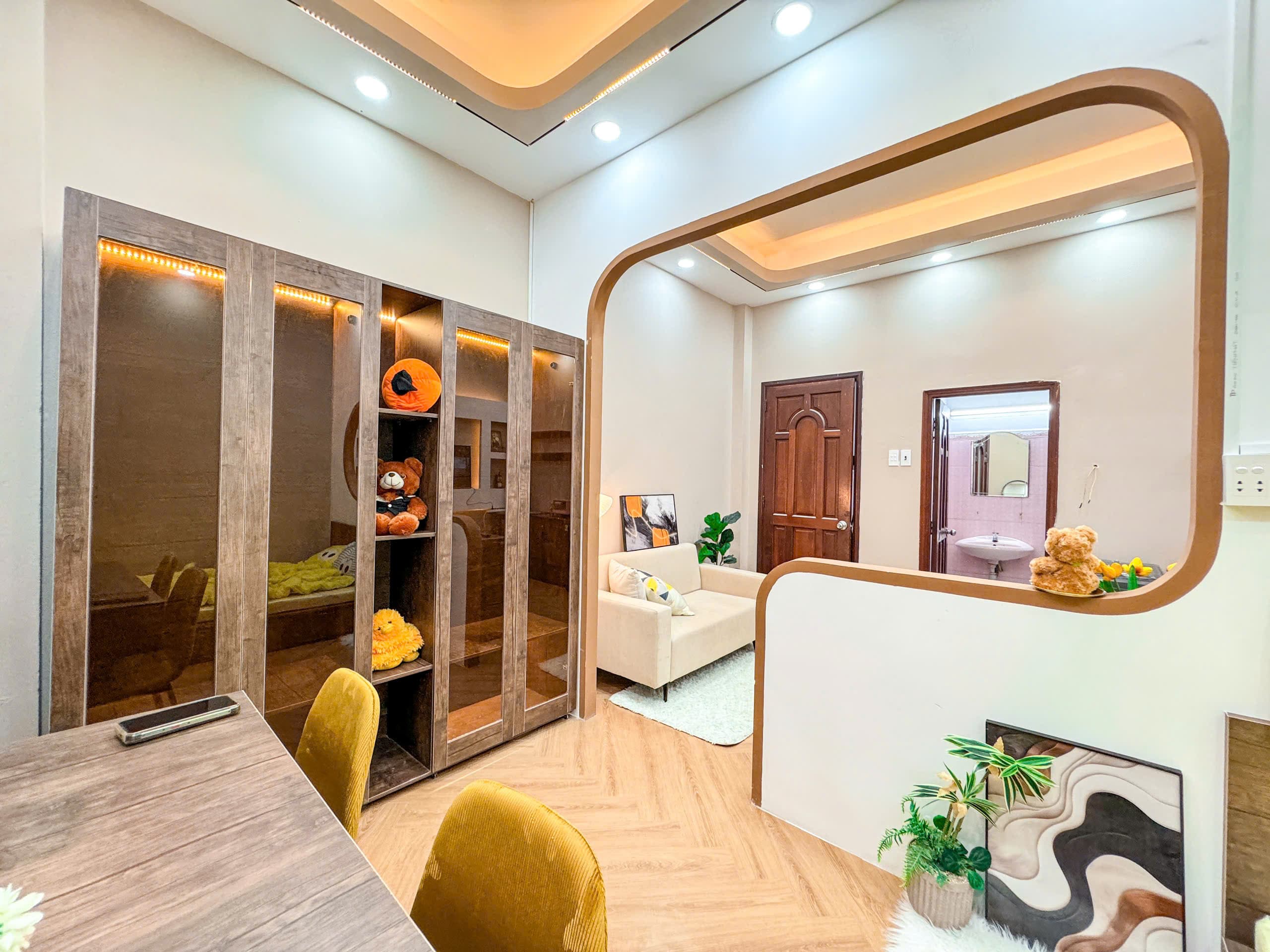 CĂN HỘ DỊCH VỤ 1 PHÒNG NGỦ TÁCH BẾP FULL NỘI THẤT CỬA SỔ TRỜI