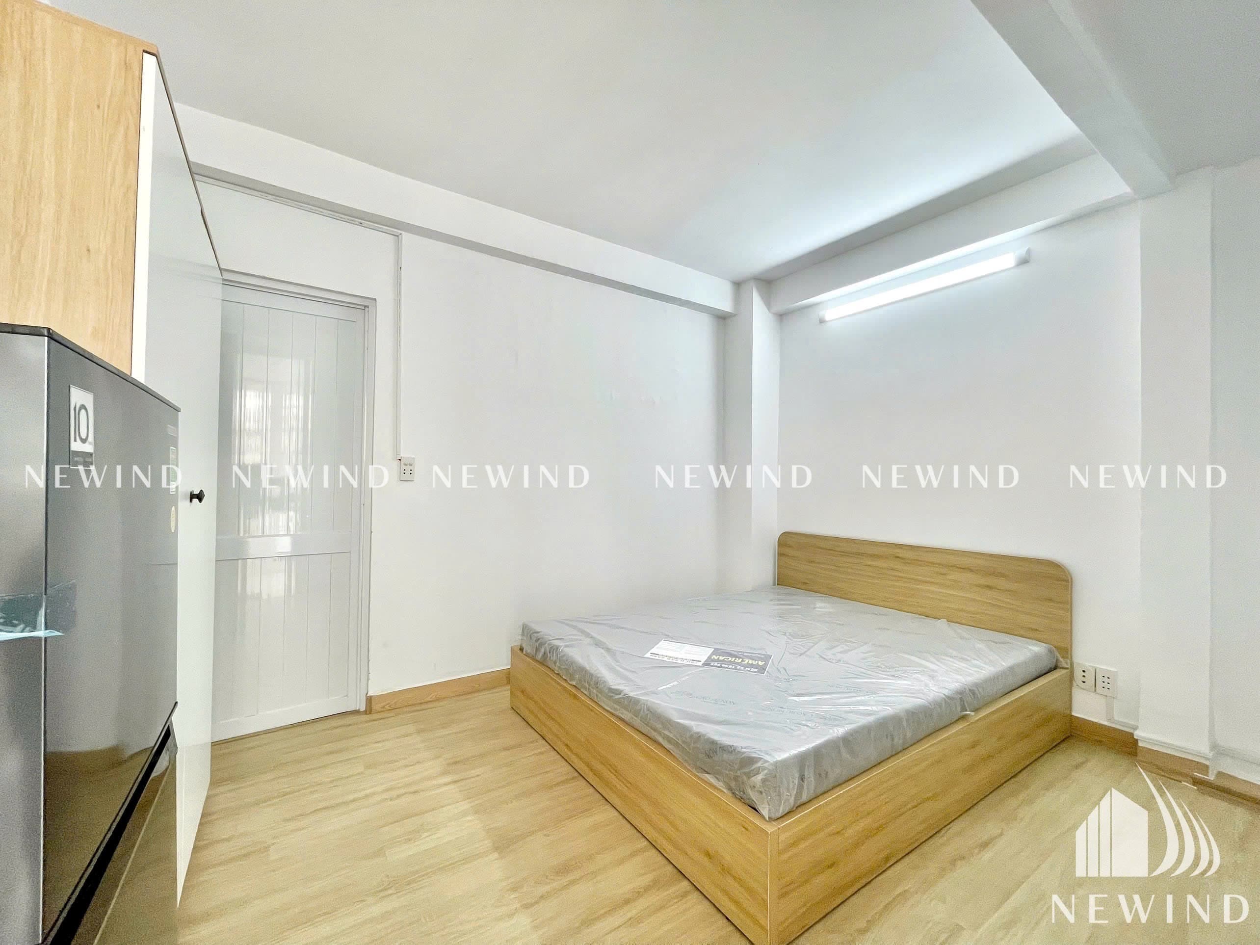 CĂN HỘ DỊCH VỤ PHÒNG STUDIO FULL NỘI THẤT TÁCH BẾP BAN CÔNG 1 PHÒNG NGỦ PENTHOUSE - 6Tr5 - 20m²