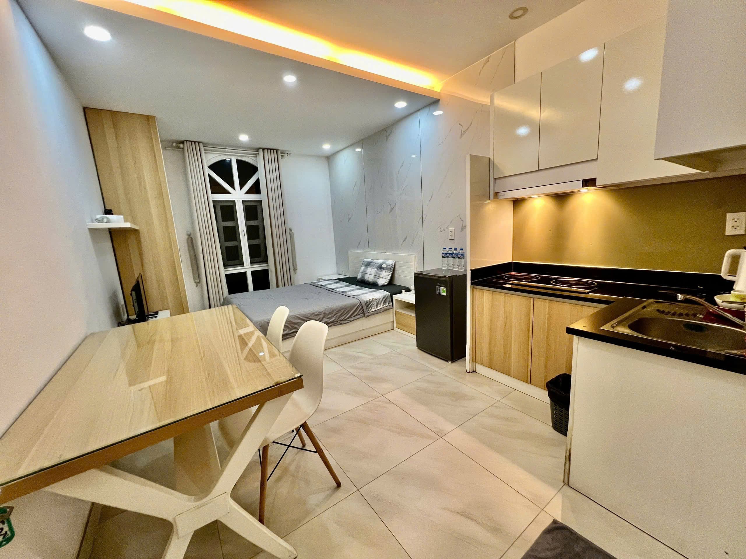CĂN HỘ DỊCH VỤ FULL NỘI THẤT PHÒNG STUDIO CỬA SỔ TRỜI