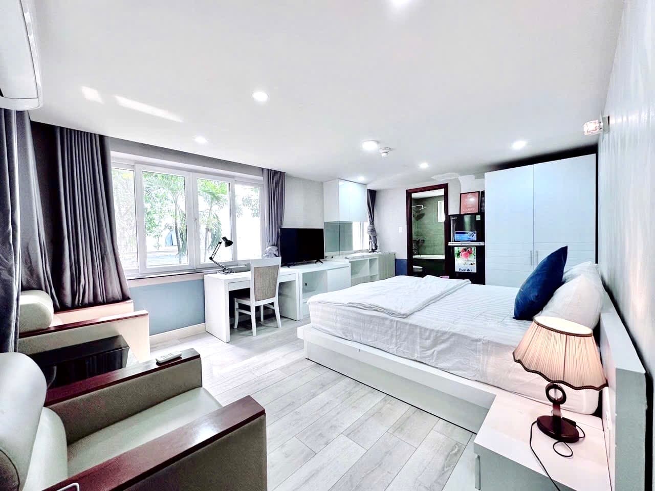 CĂN HỘ DỊCH VỤ FULL NỘI THẤT CỬA SỔ TRỜI