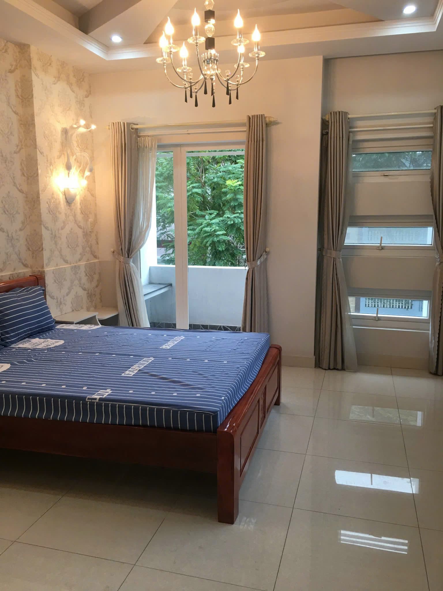 CĂN HỘ DỊCH VỤ BAN CÔNG FULL NỘI THẤT PHÒNG STUDIO CỬA SỔ TRỜI