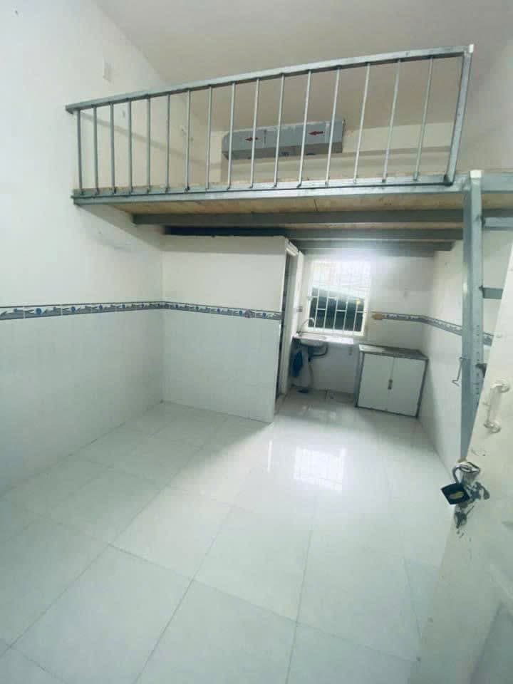 NHÀ TRỌ GÁC LỬNG KHÔNG NỘI THẤT CỬA SỔ TRỜI - 3Tr3 - 17m²