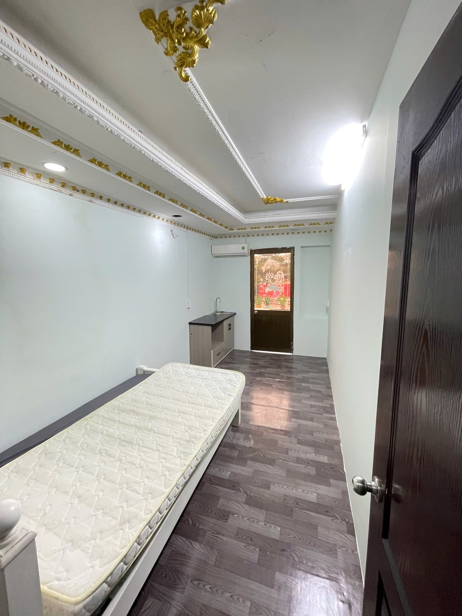 CĂN HỘ DỊCH VỤ BAN CÔNG CỬA SỔ TRỜI FULL NỘI THẤT
