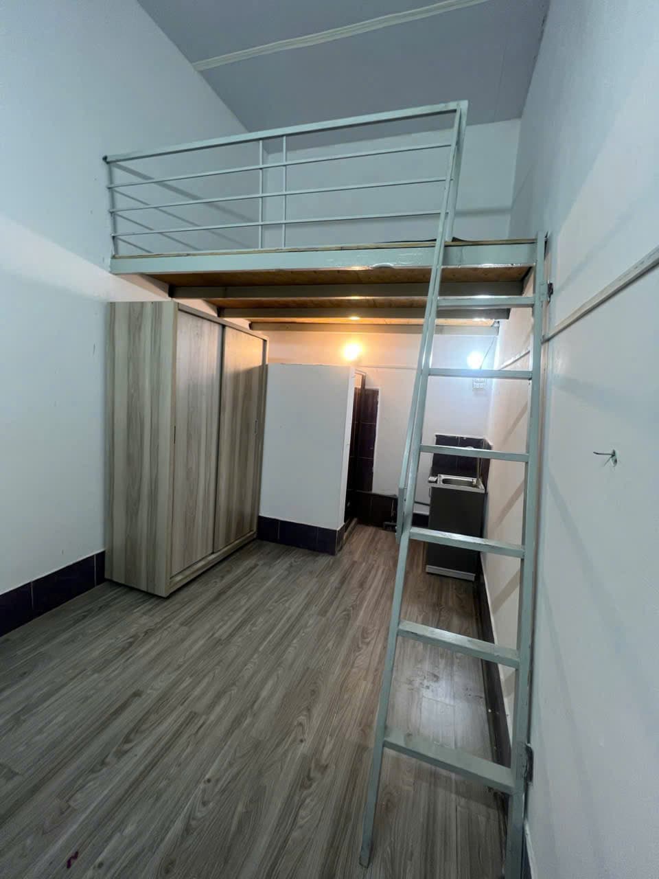 NHÀ TRỌ KHÔNG NỘI THẤT GÁC LỬNG