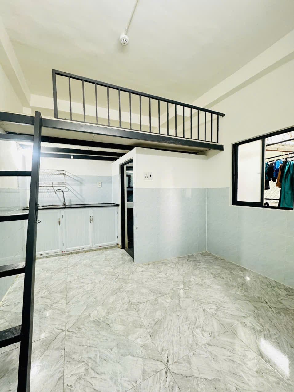 CĂN HỘ DỊCH VỤ CỬA SỔ HÀNH LANG DUPLEX