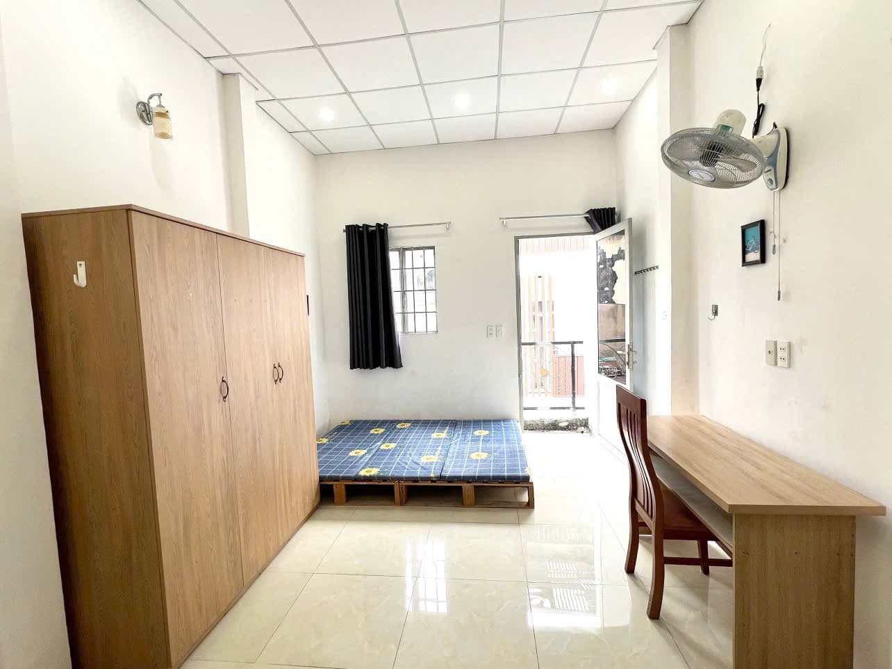 CĂN HỘ DỊCH VỤ BAN CÔNG CỬA SỔ TRỜI PHÒNG STUDIO FULL NỘI THẤT
