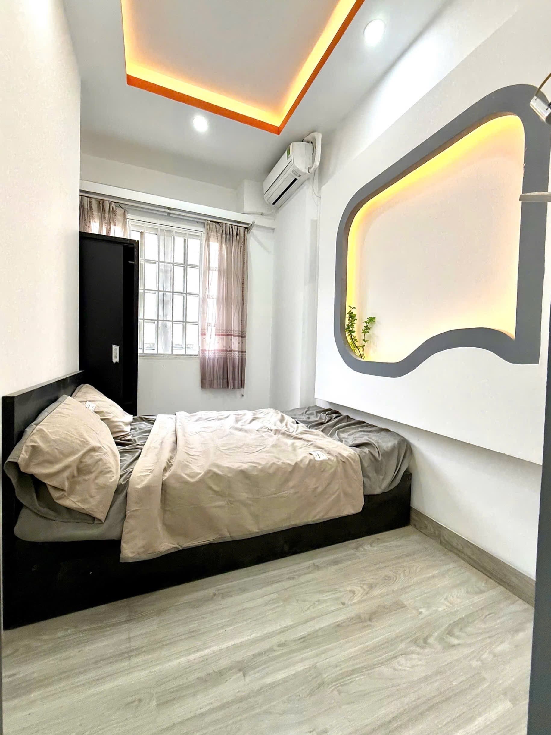 CĂN HỘ DỊCH VỤ TÁCH BẾP BAN CÔNG CỬA SỔ TRỜI 2 PHÒNG NGỦ FULL NỘI THẤT