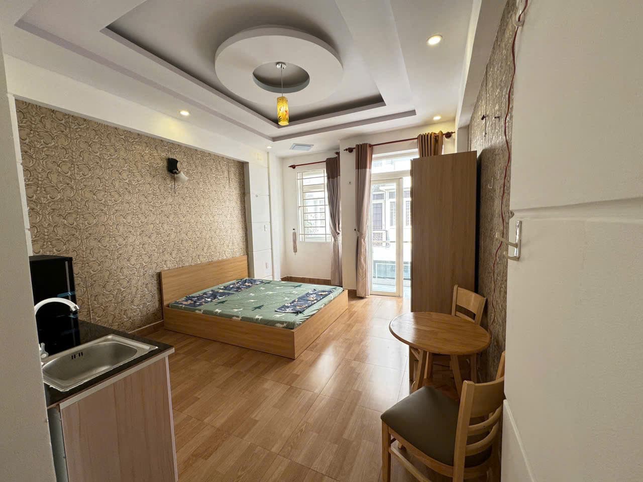 CĂN HỘ DỊCH VỤ PHÒNG STUDIO BAN CÔNG CỬA SỔ TRỜI FULL NỘI THẤT