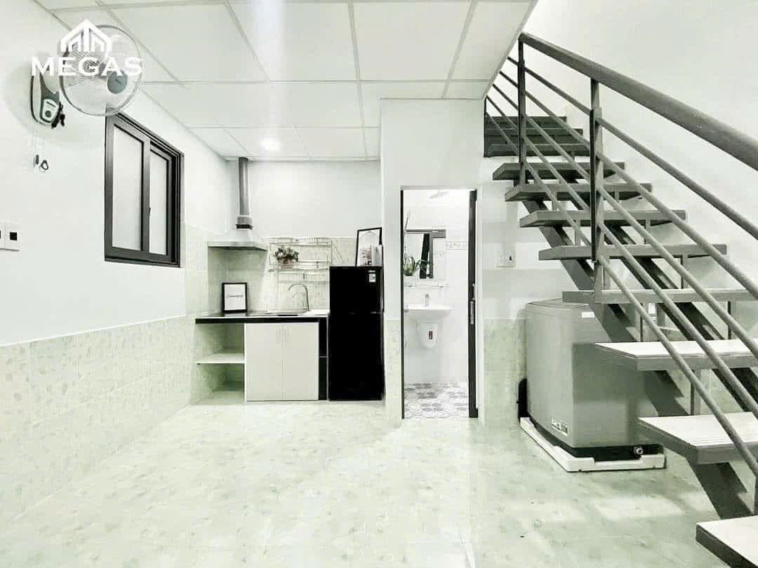 CĂN HỘ DỊCH VỤ TÁCH BẾP DUPLEX FULL NỘI THẤT 1 PHÒNG NGỦ CỬA SỔ HÀNH LANG