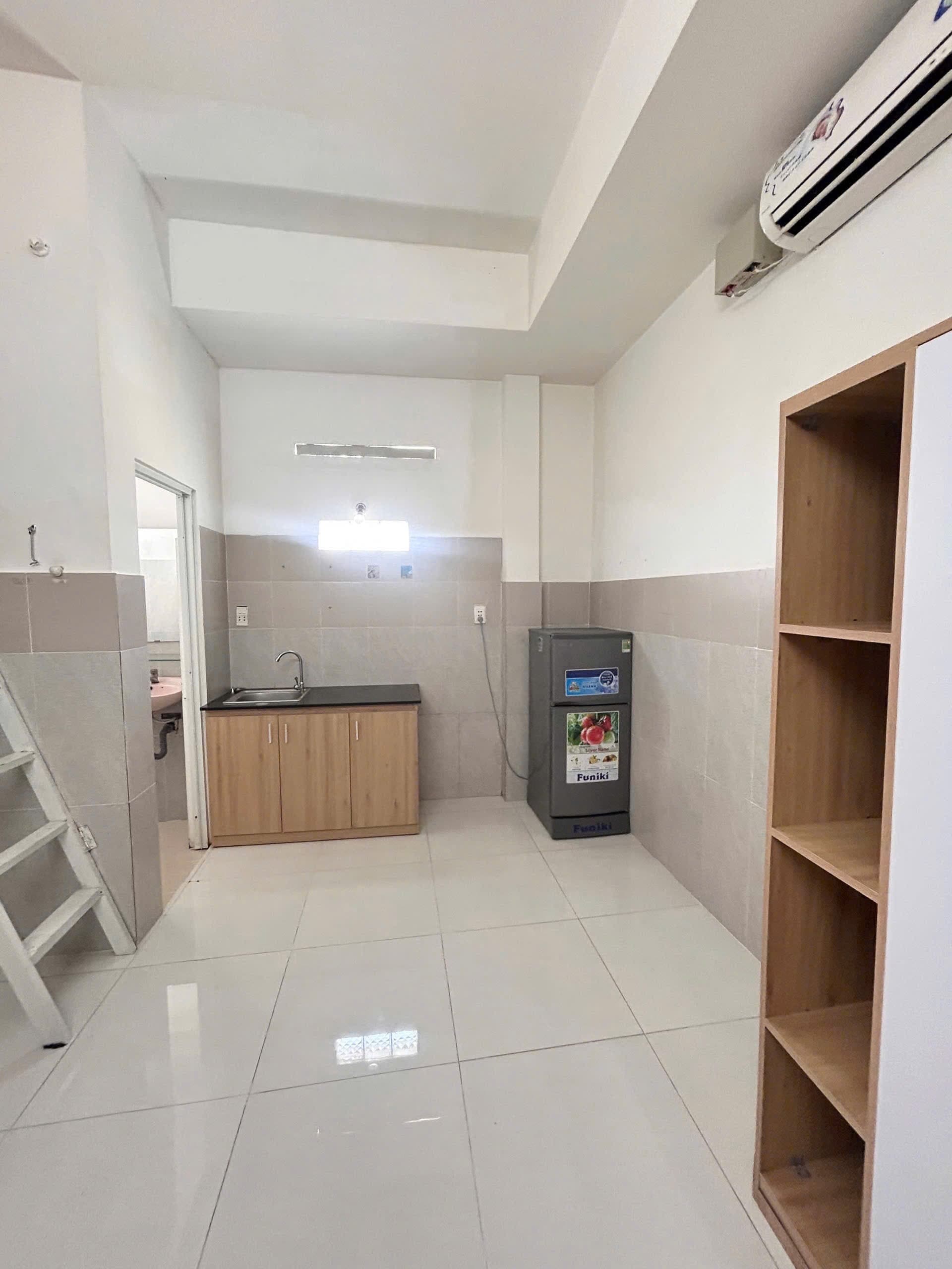 CĂN HỘ DỊCH VỤ CỬA SỔ HÀNH LANG DUPLEX FULL NỘI THẤT