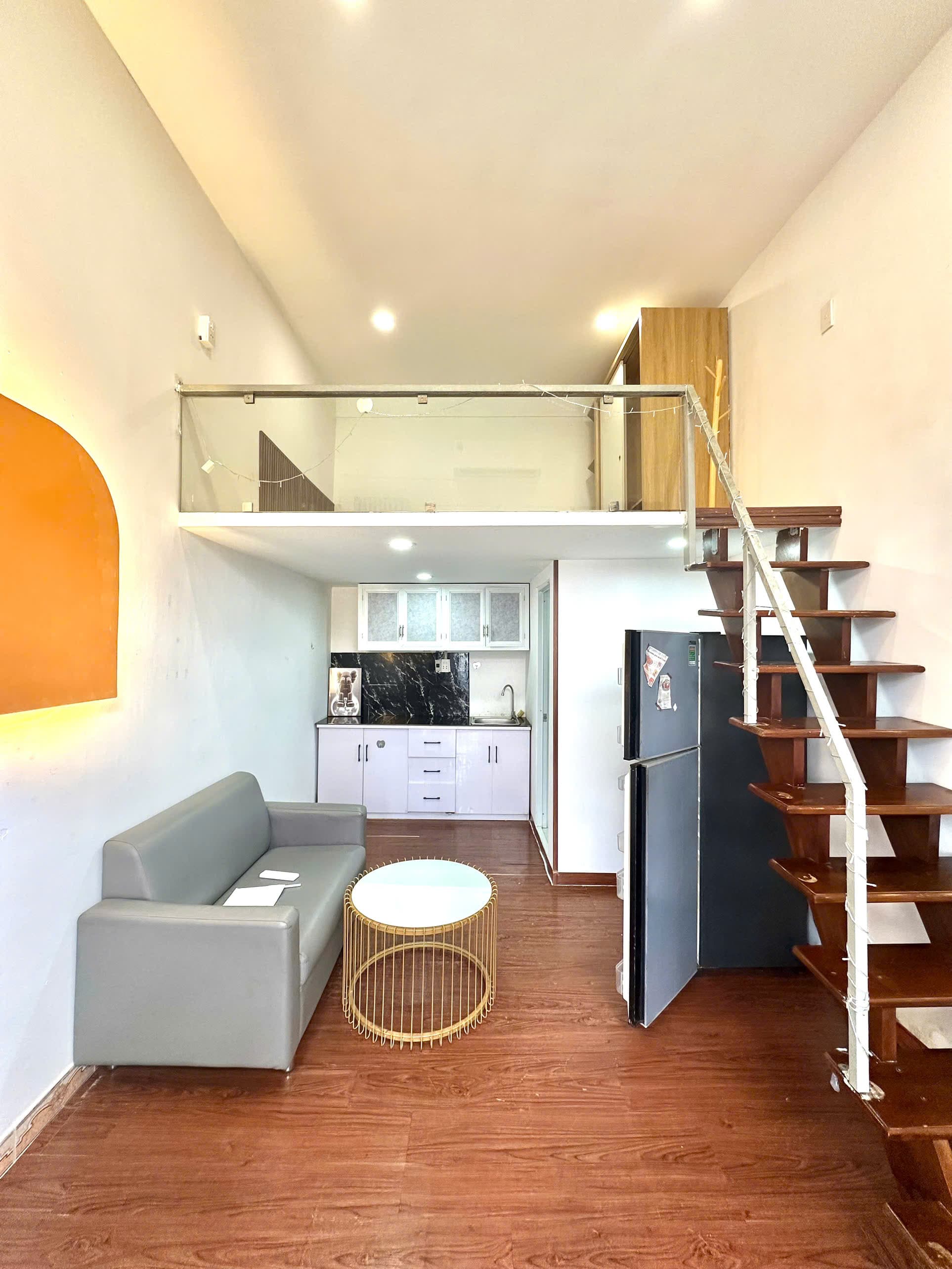 CĂN HỘ DỊCH VỤ BAN CÔNG DUPLEX FULL NỘI THẤT