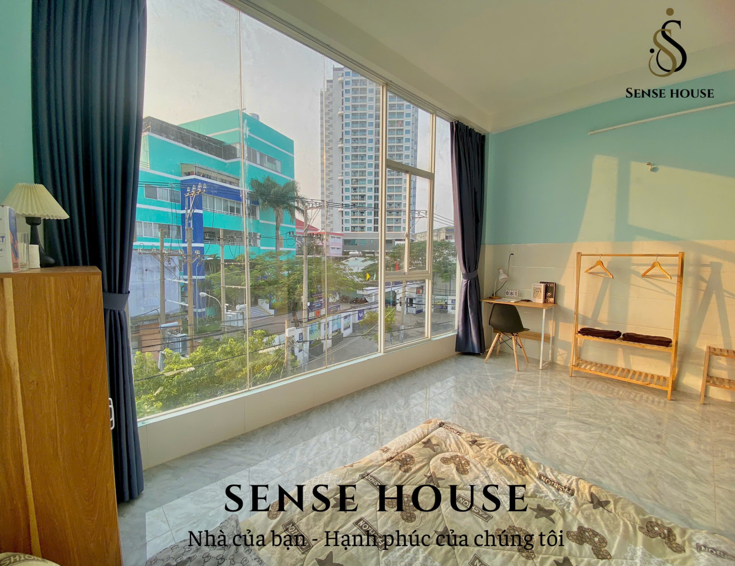 CĂN HỘ DỊCH VỤ CỬA SỔ TRỜI FULL NỘI THẤT PHÒNG STUDIO VIEW KÍNH